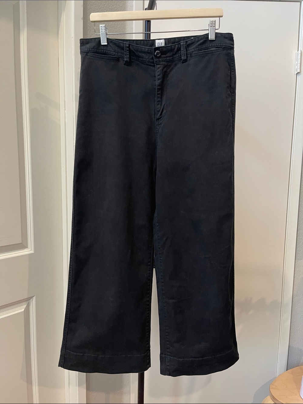 GAP Black High-Rise Wide-Leg Crop Pants